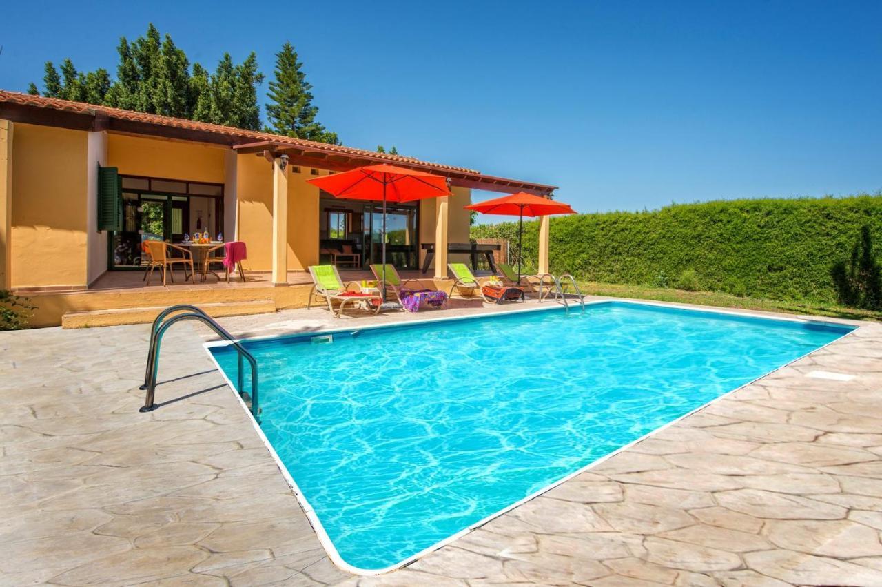 Villa Rosie By Villa Plus Polis Buitenkant foto