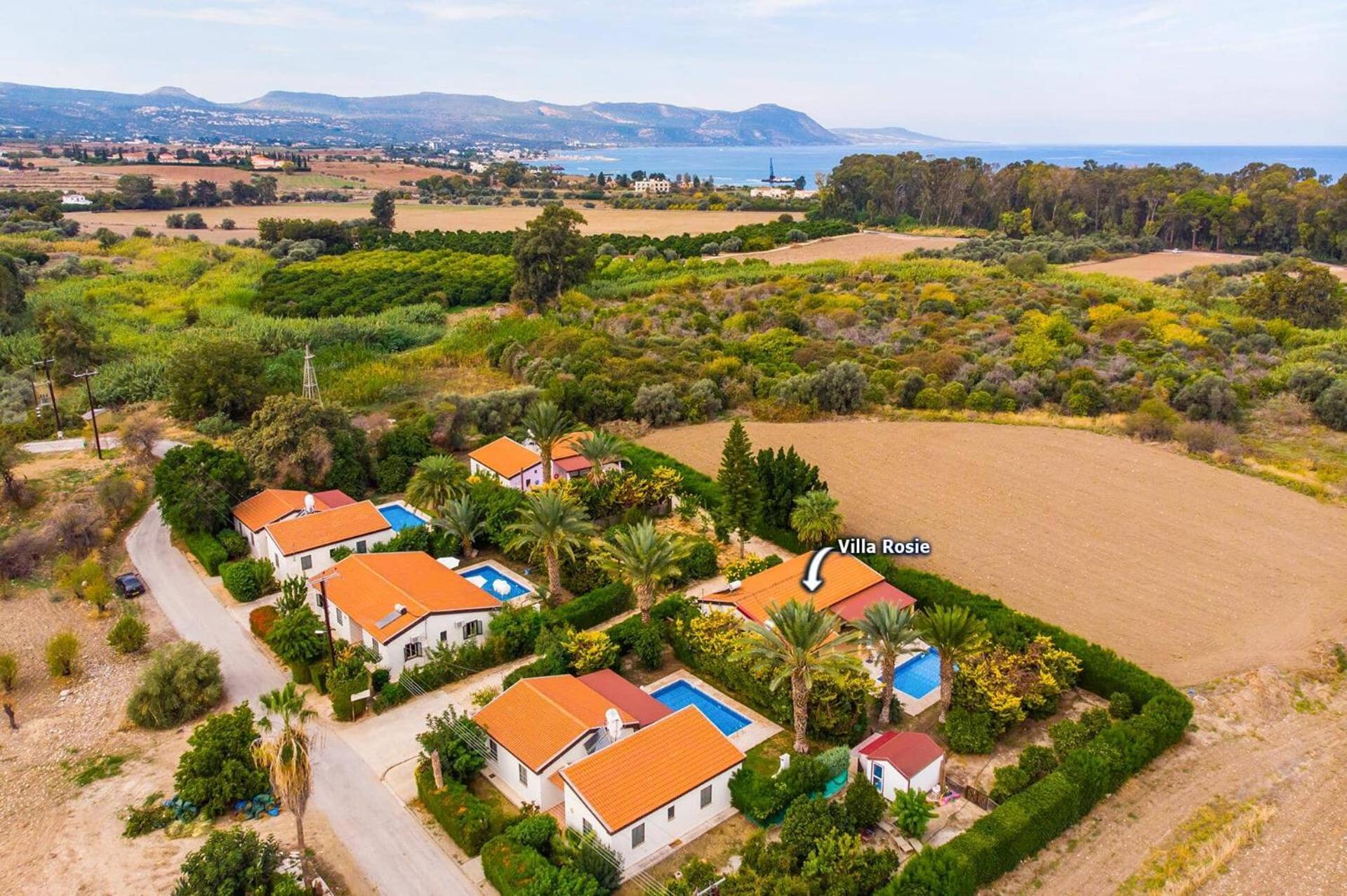 Villa Rosie By Villa Plus Polis Buitenkant foto